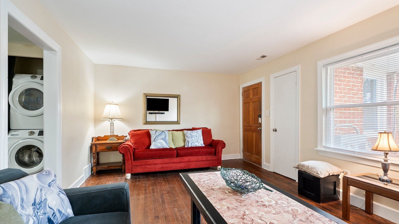 Photo of Livingroom in Newport News