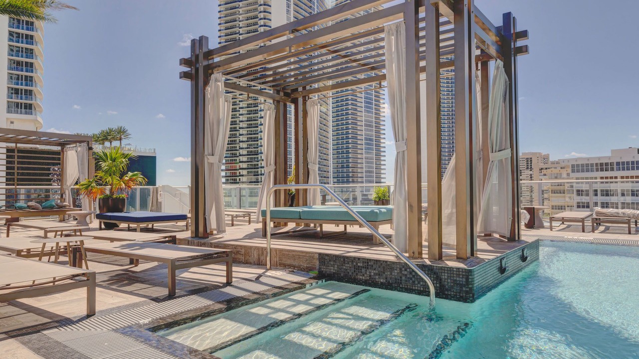 Photo of Outdoor in Hallandale Beach