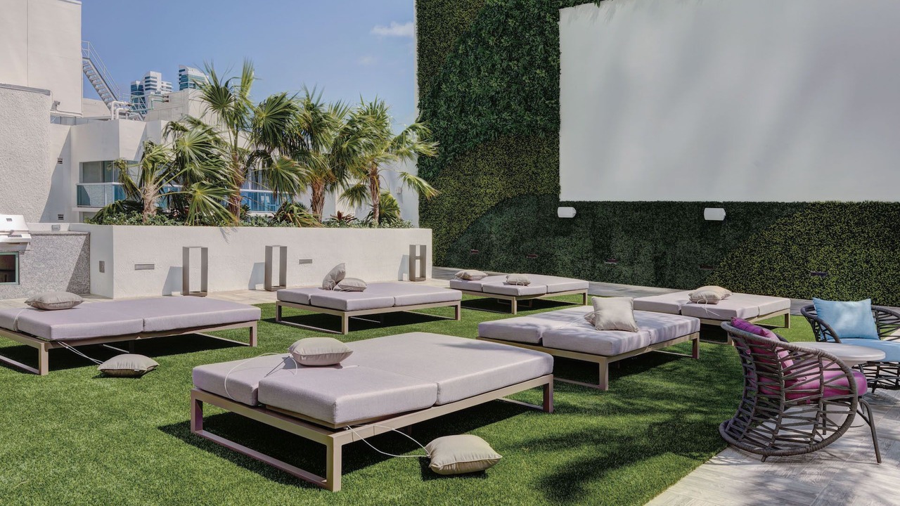 Photo of Outdoor in Hallandale Beach