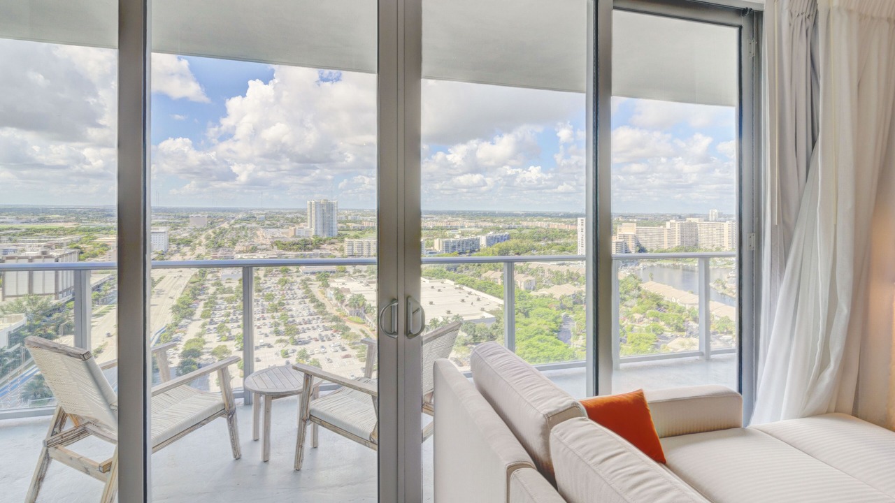 Photo of Livingroom in Hallandale Beach