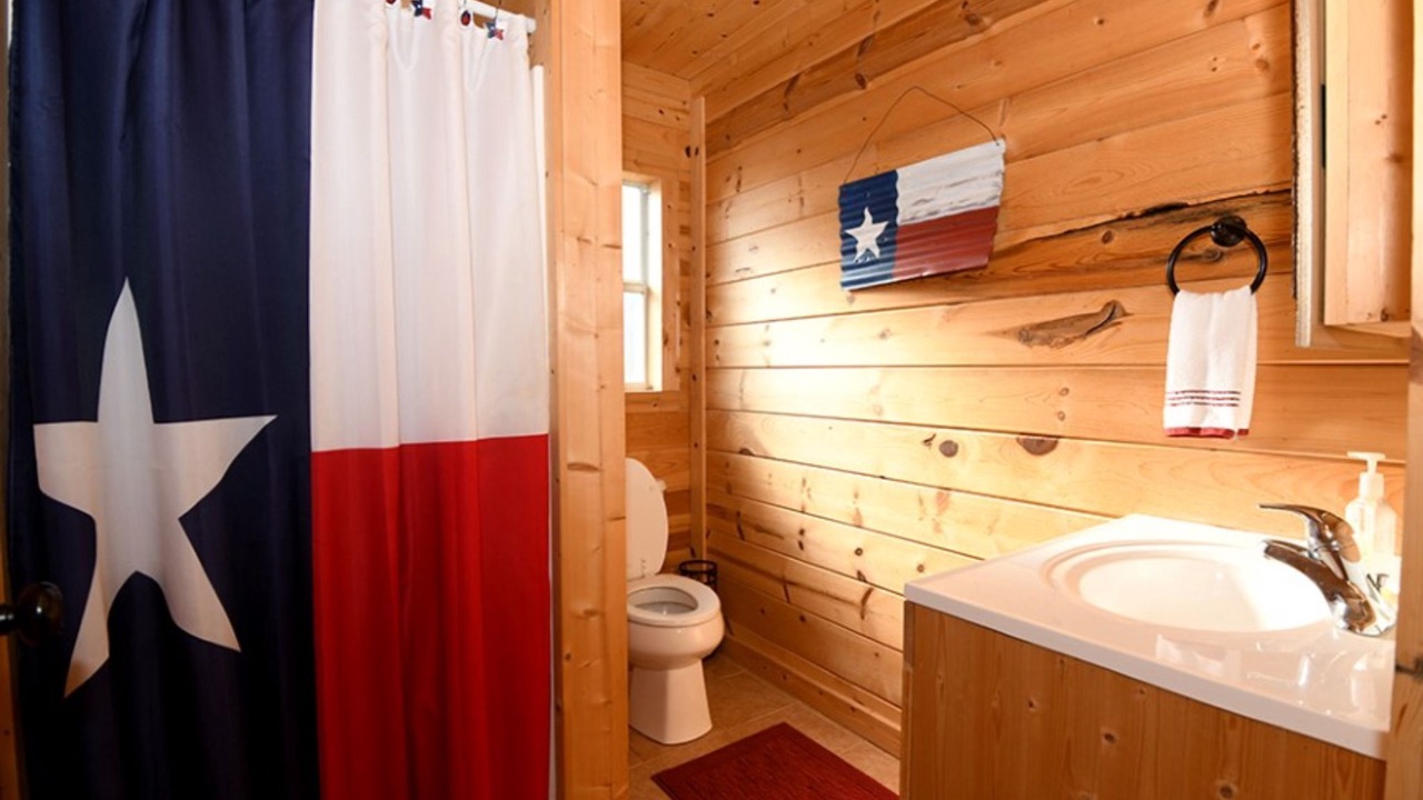 Photo of Bathroom in Utopia