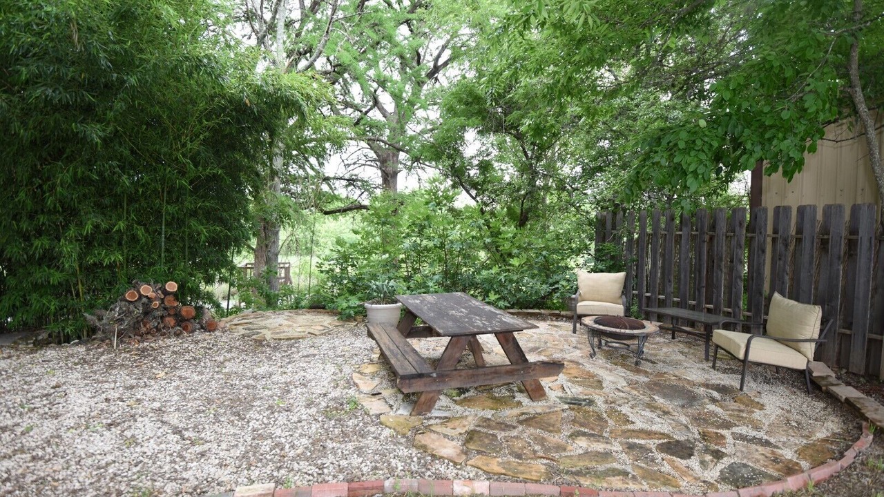 Photo of Patio Balcony in Utopia