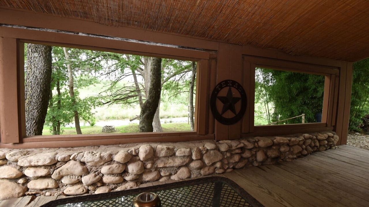 Photo of Outdoor in Utopia