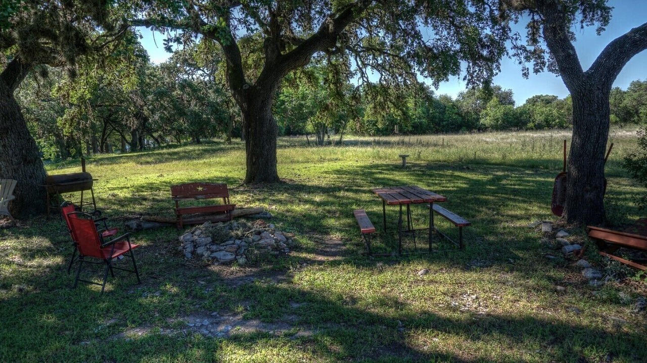 Photo of Outdoor in Utopia