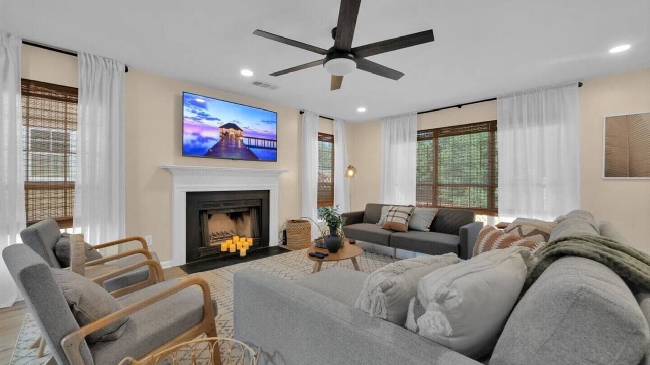 Photo of Livingroom in Lilburn