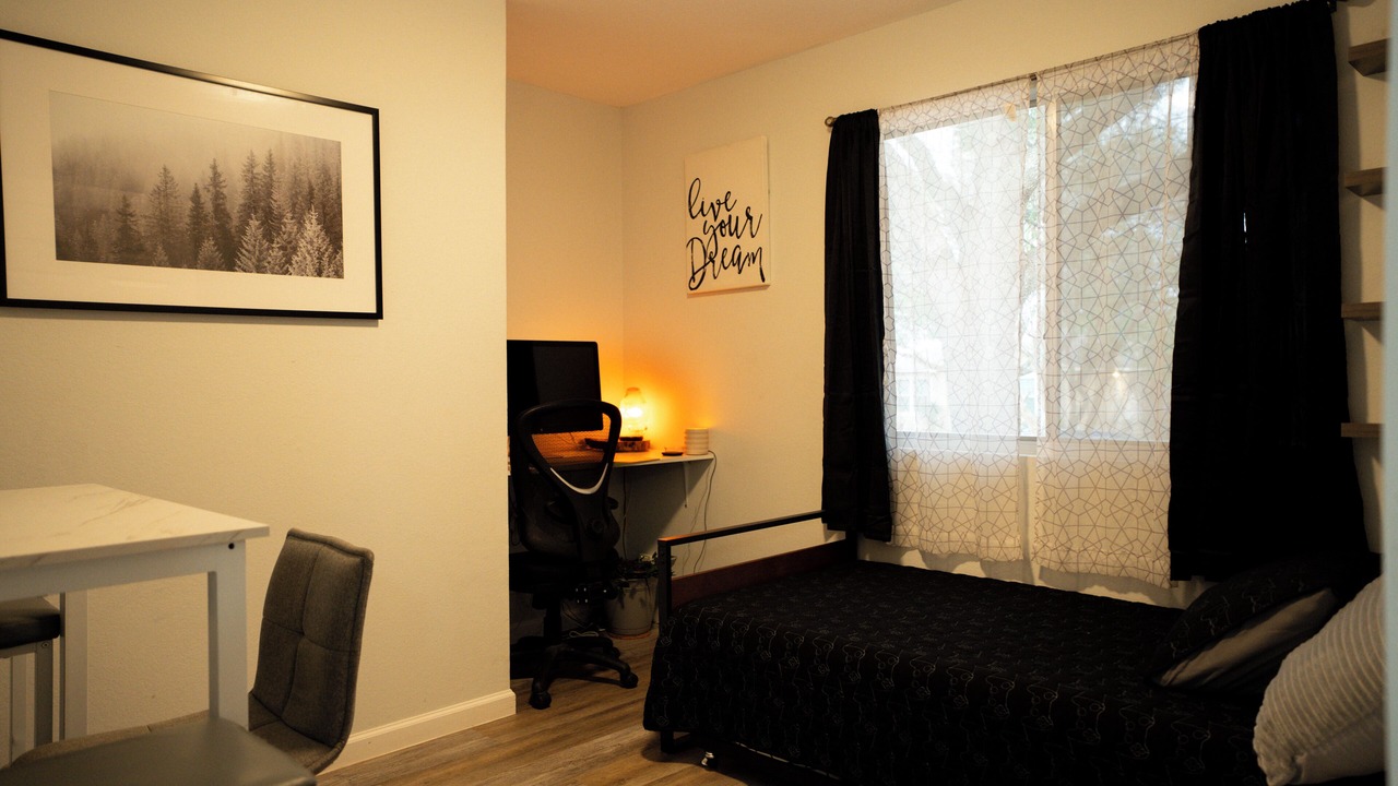 Photo of Bedroom in McNeil