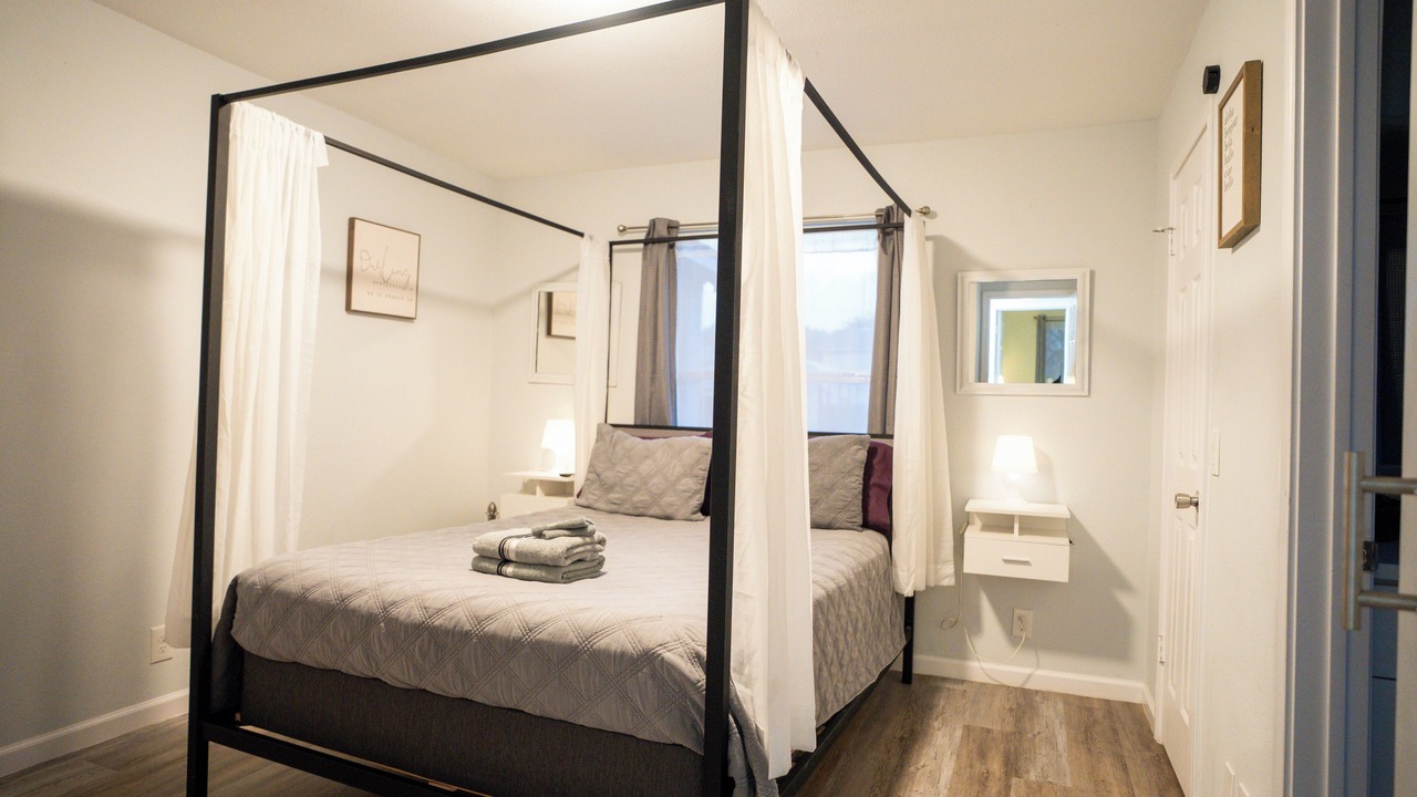 Photo of Bedroom in McNeil