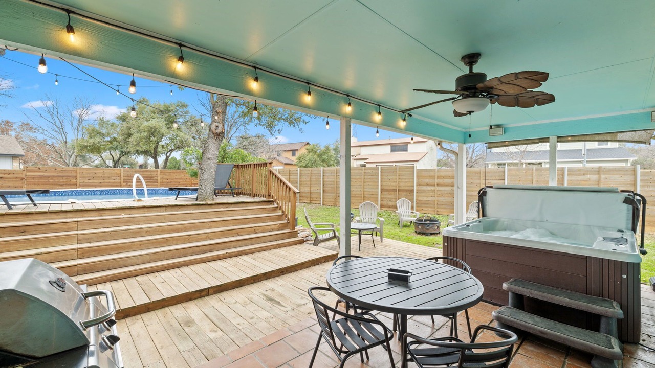 Photo of Outdoor in McNeil