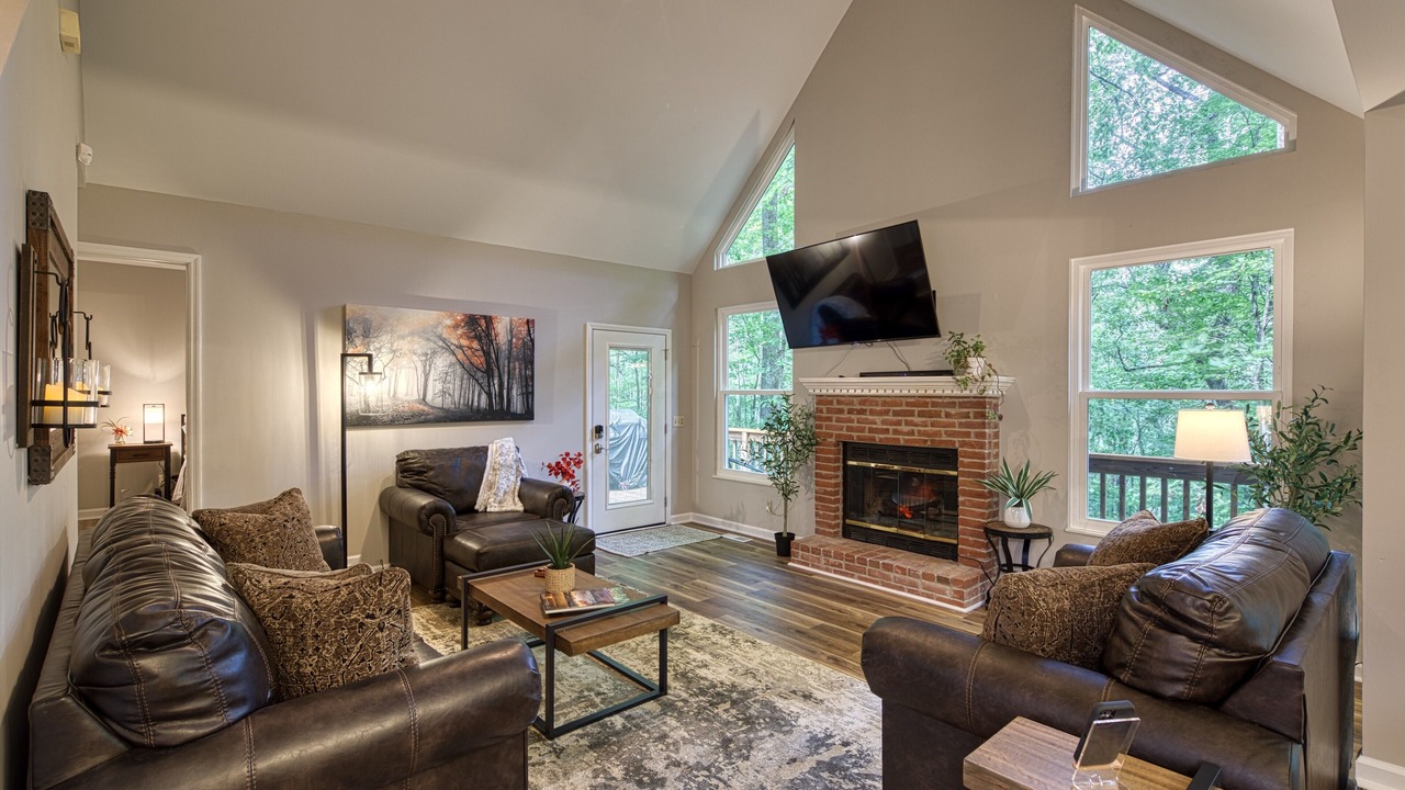 Photo of Livingroom in Ashley Oaks