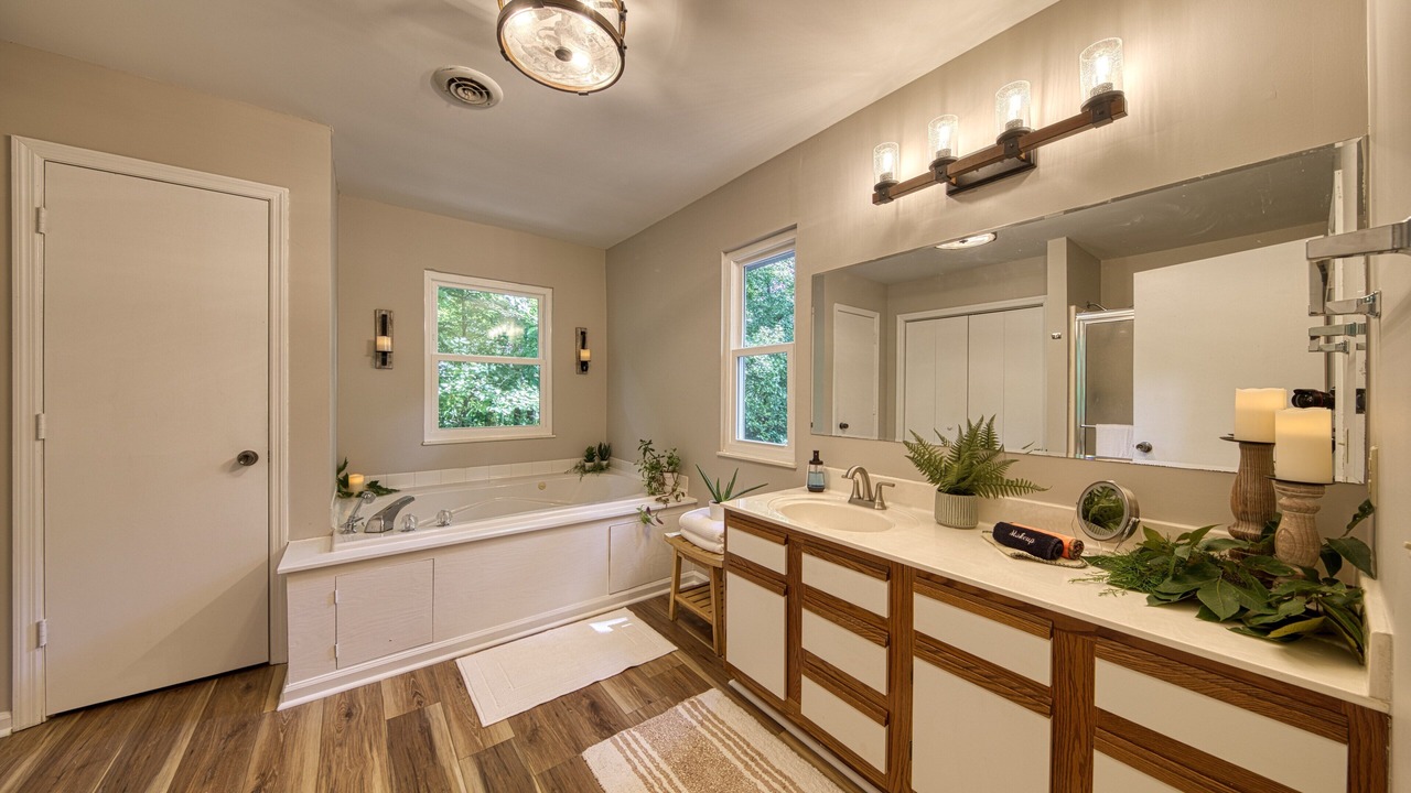 Photo of Bathroom in Ashley Oaks