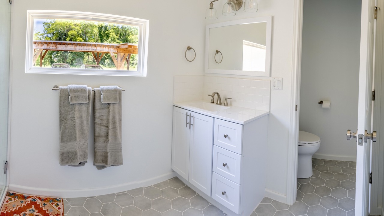 Photo of Bathroom in Garden Valley