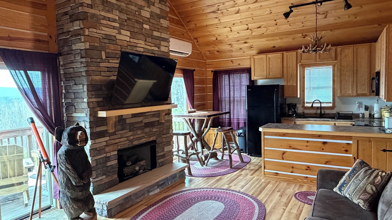 Photo of Livingroom in Smith River