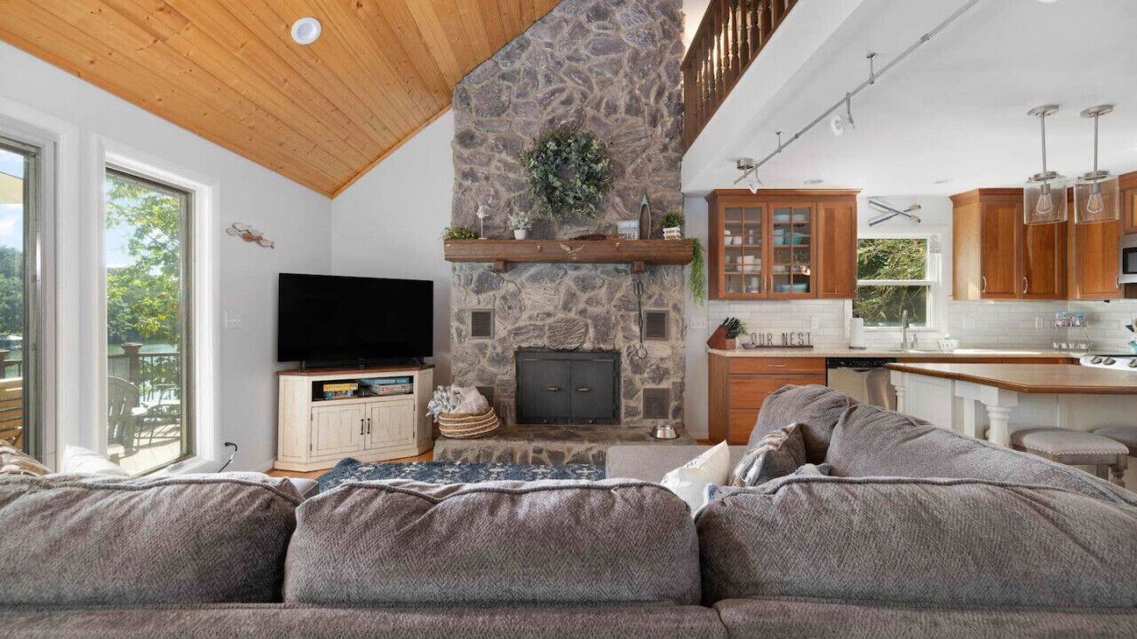 Photo of Livingroom in Piney Flats