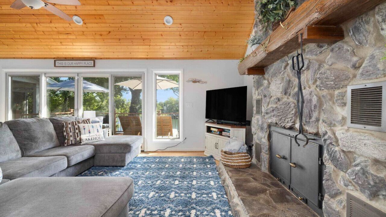 Photo of Livingroom in Piney Flats