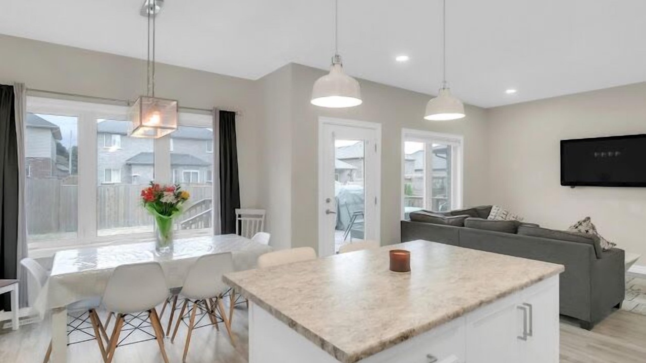 Photo of Livingroom in Belleville