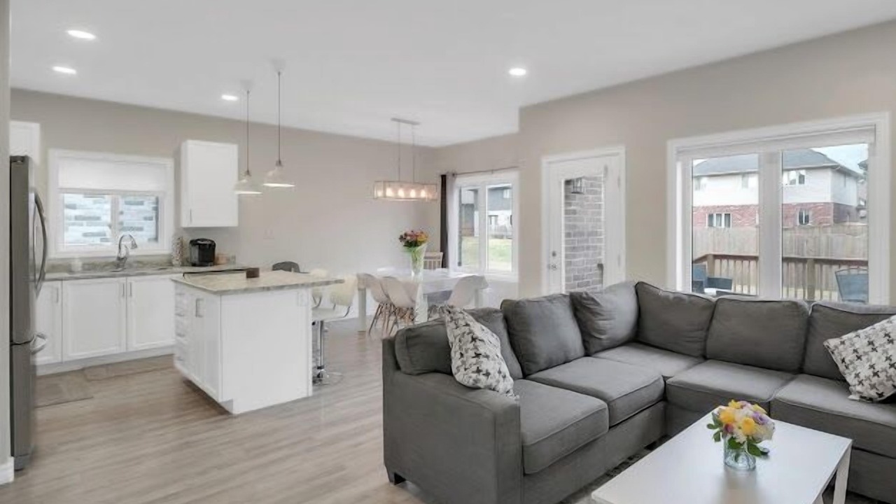 Photo of Livingroom in Belleville