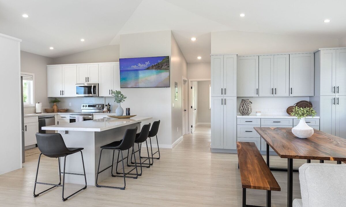 Photo of Others in Laie