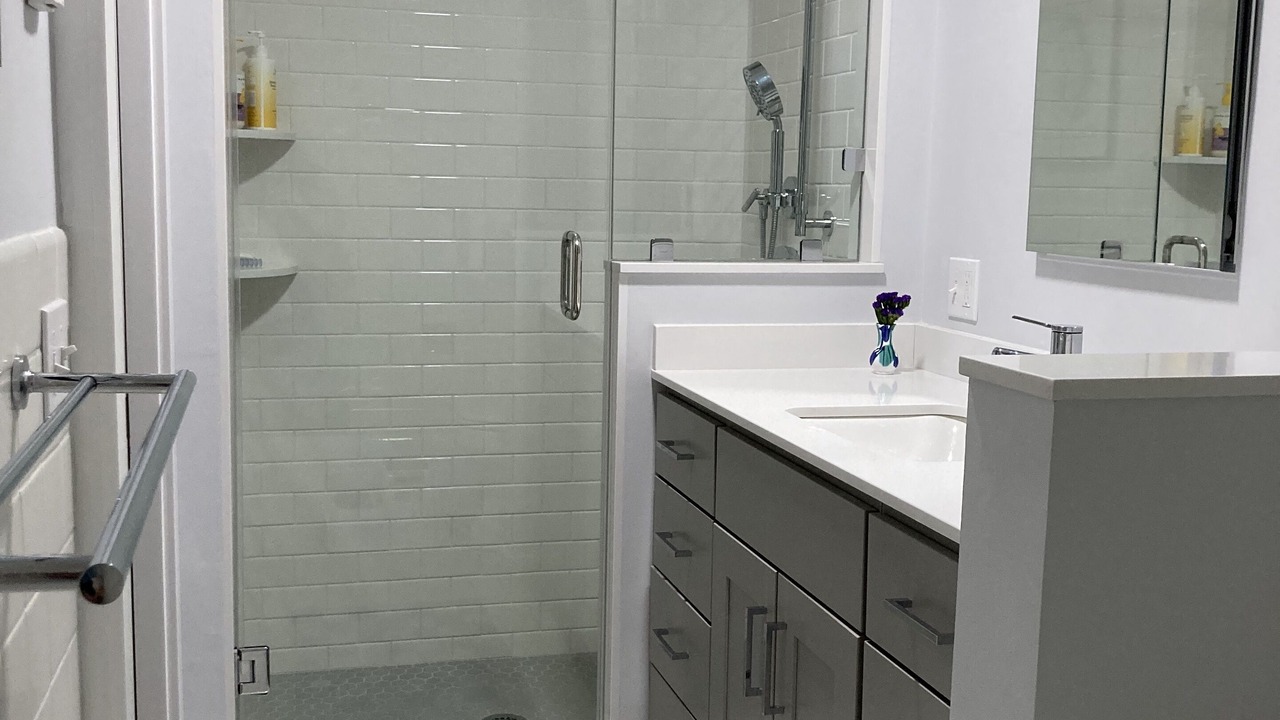 Photo of Bathroom in Bellevue Avenue Historic District