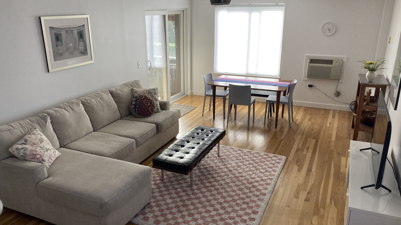 Photo of Livingroom in Bellevue Avenue Historic District