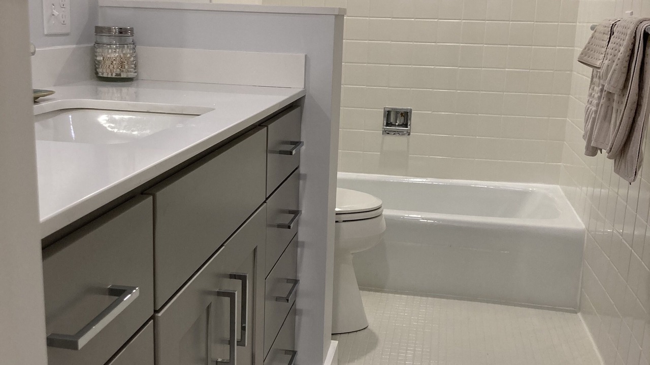 Photo of Bathroom in Bellevue Avenue Historic District