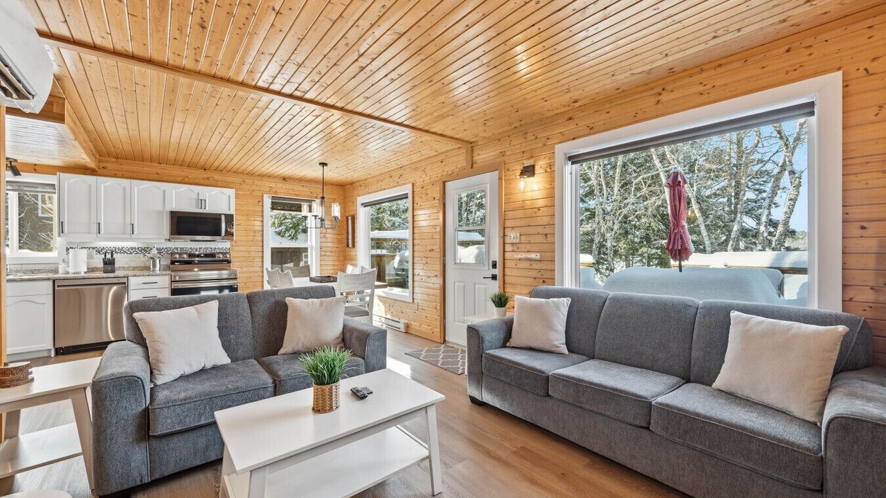 Photo of Livingroom in Smiths Corner