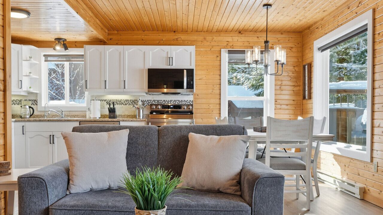 Photo of Livingroom in Smiths Corner