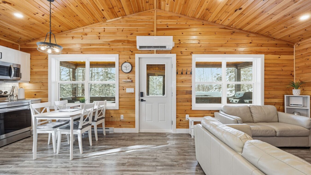 Photo of Livingroom in Smiths Corner