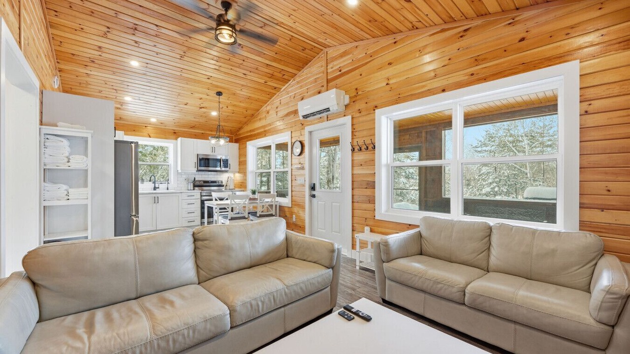 Photo of Livingroom in Smiths Corner