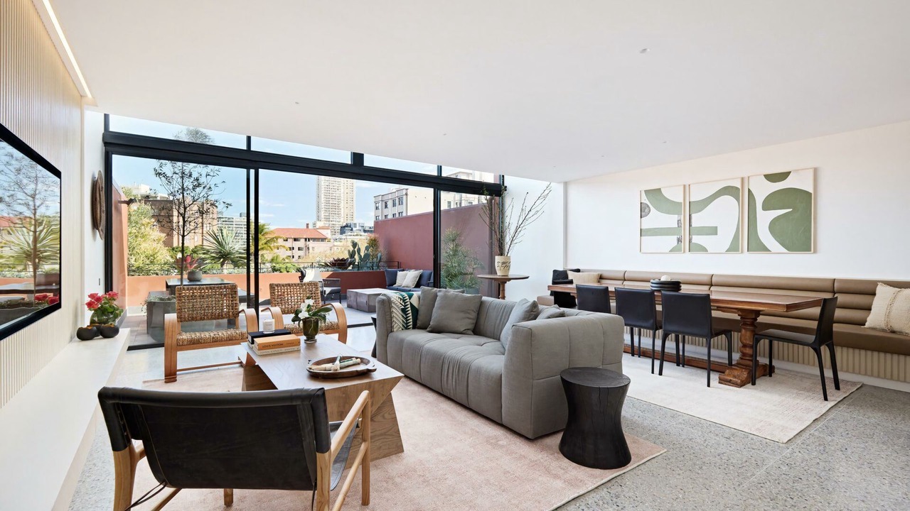 Photo of Livingroom in Elizabeth Bay