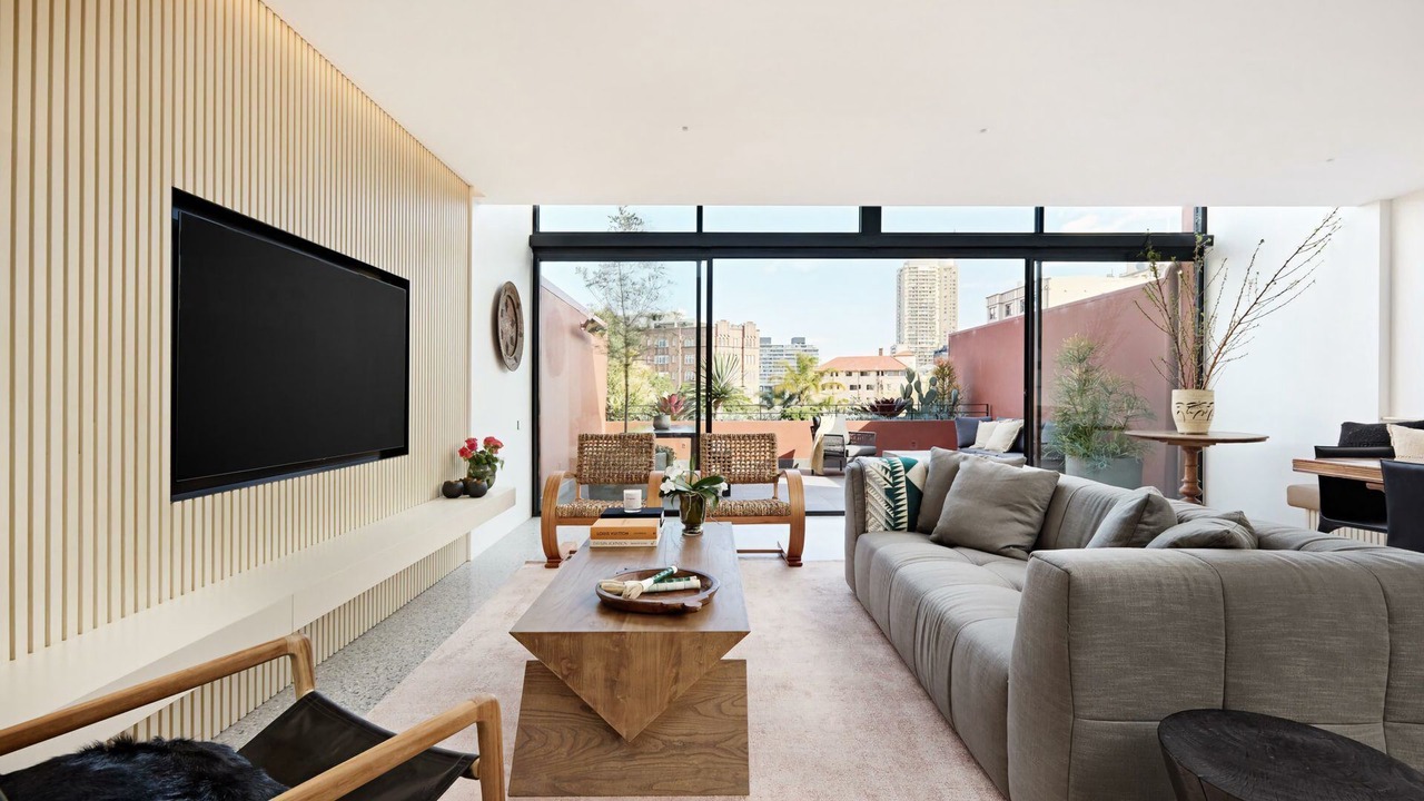 Photo of Livingroom in Elizabeth Bay