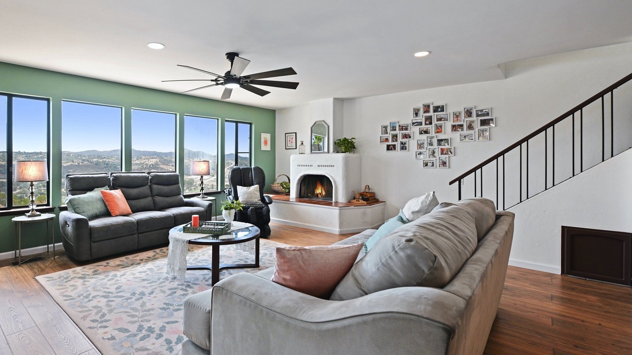 Photo of Livingroom in Woods Valley