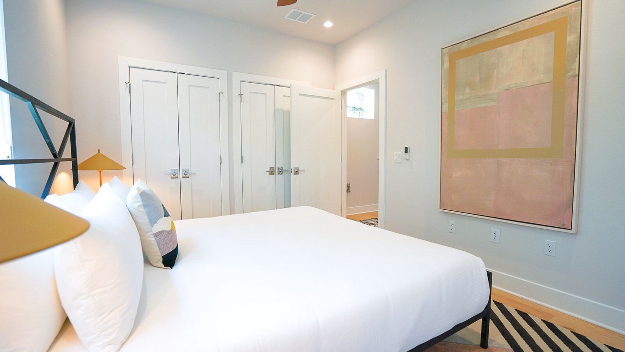 Photo of Bedroom in South River City