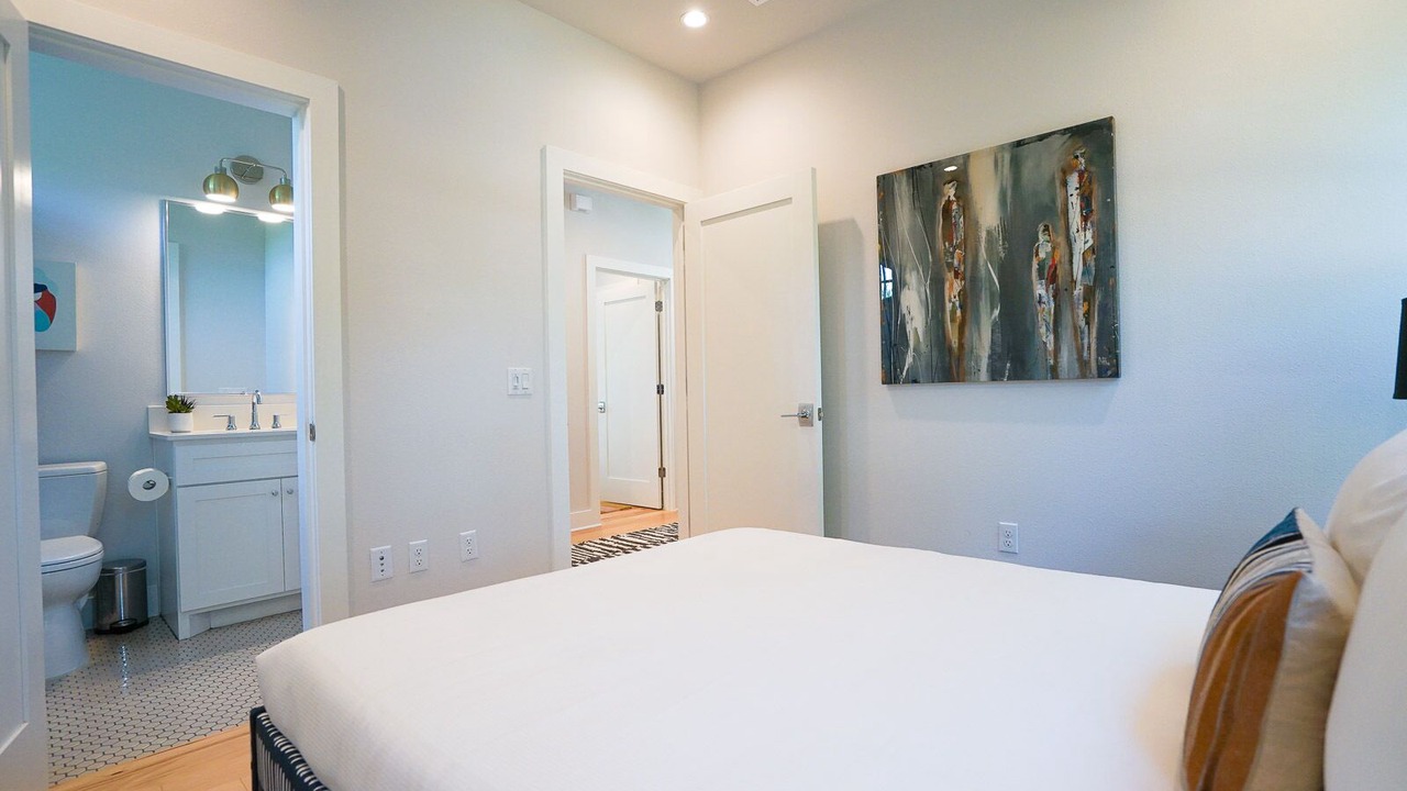 Photo of Bedroom in South River City