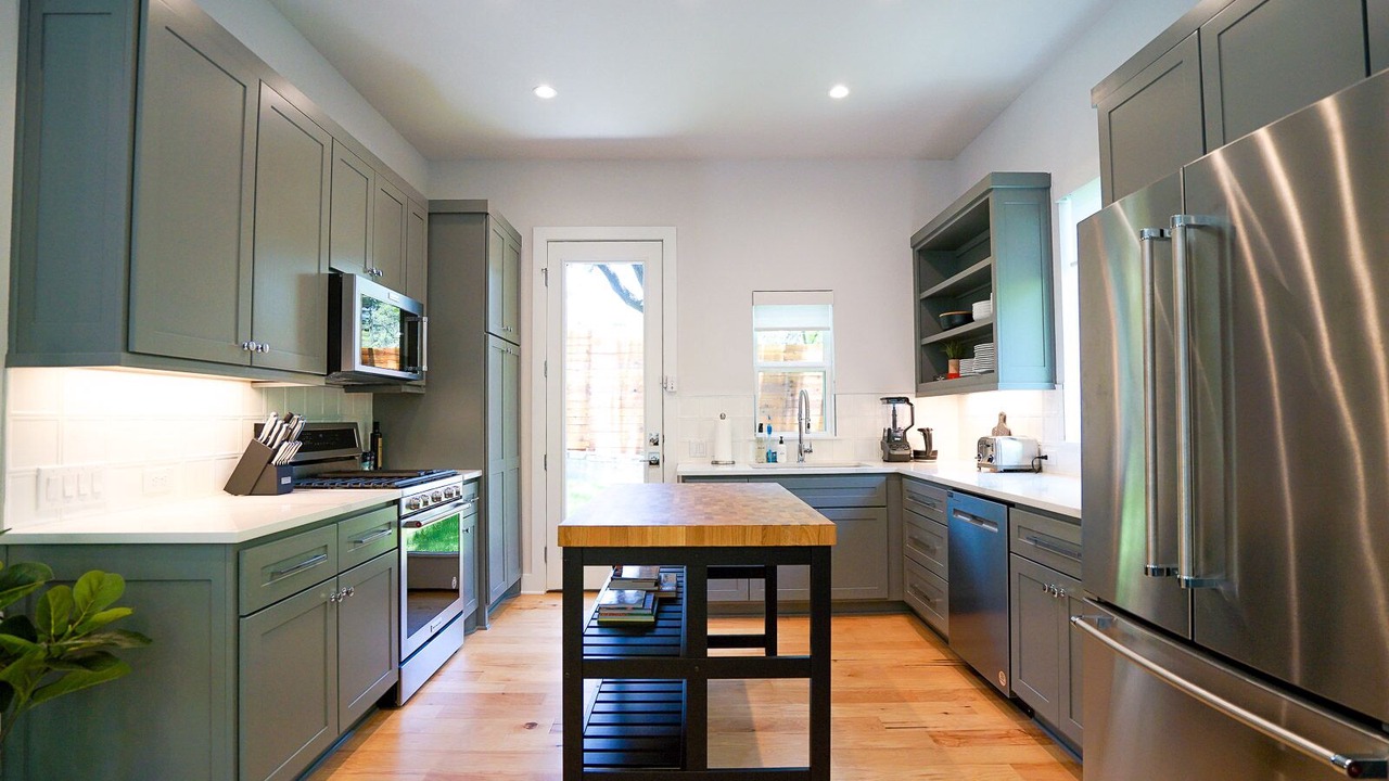 Photo of Kitchen in South River City