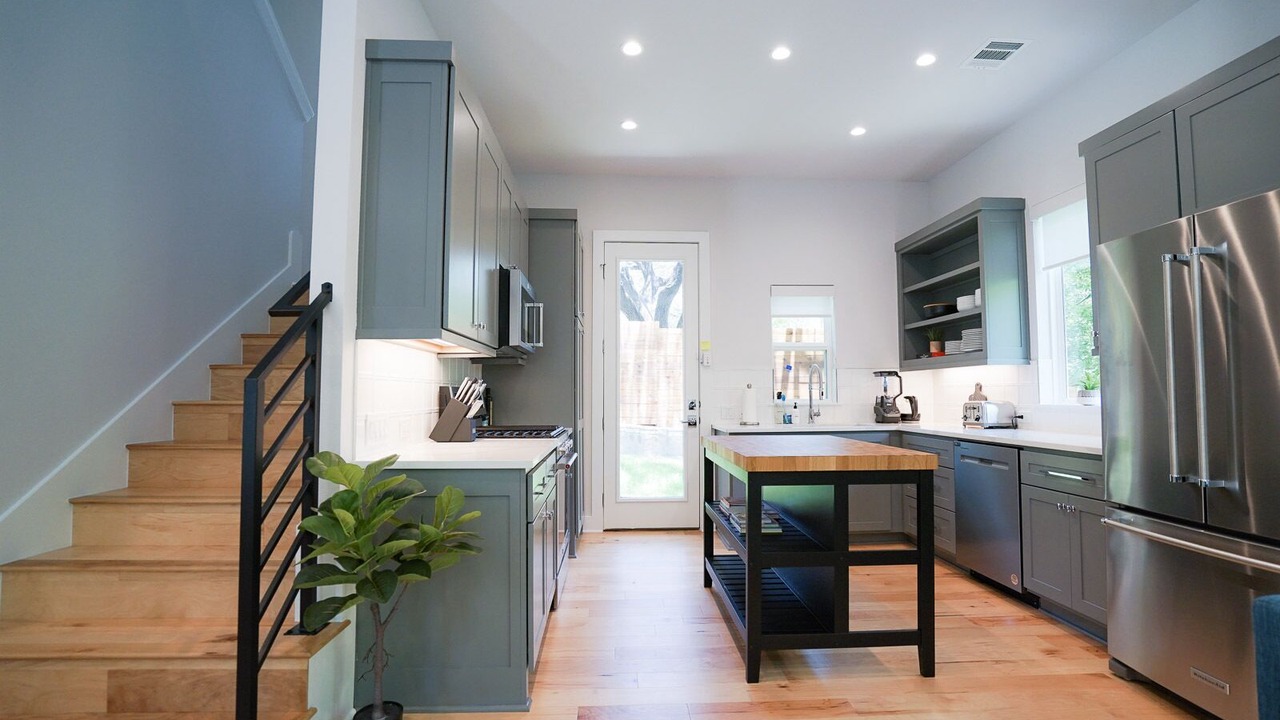 Photo of Kitchen in South River City