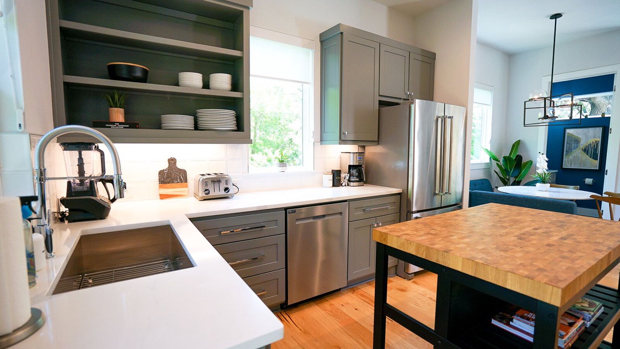 Photo of Kitchen in South River City