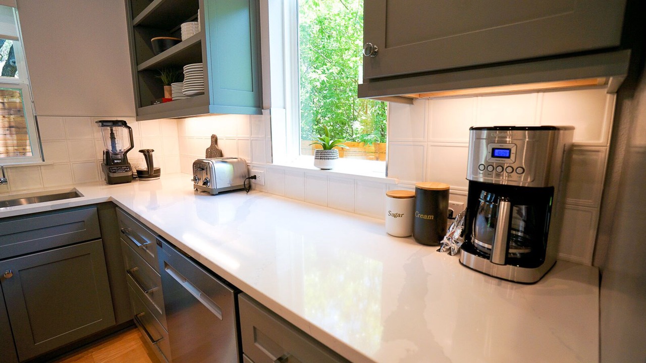 Photo of Kitchen in South River City