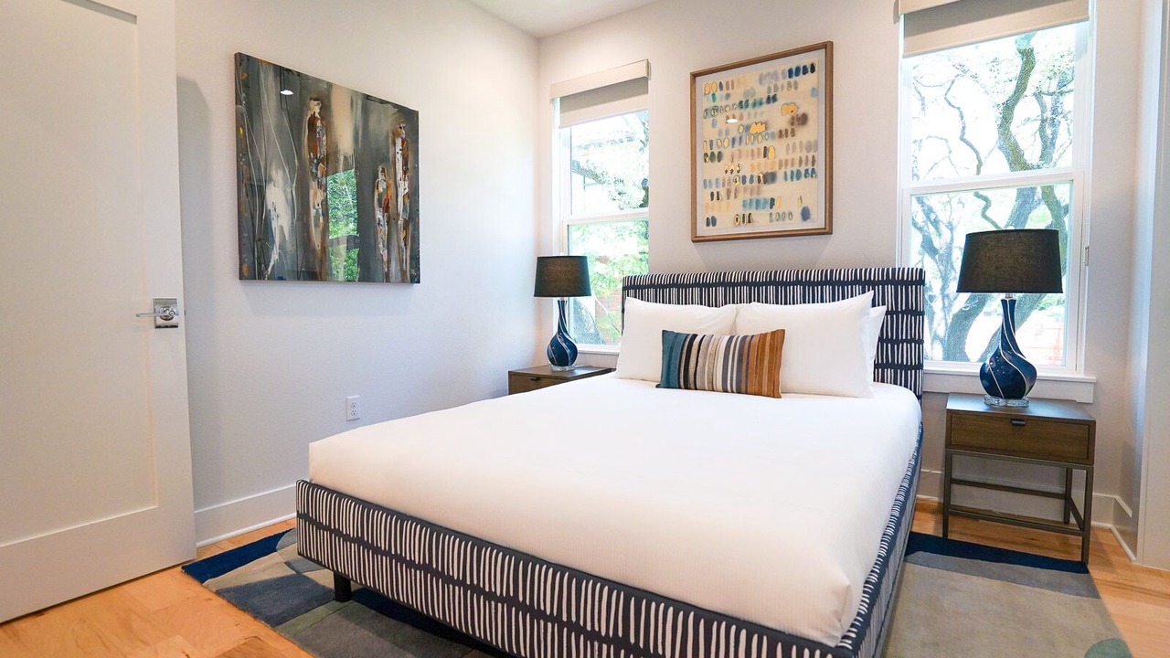 Photo of Bedroom in South River City