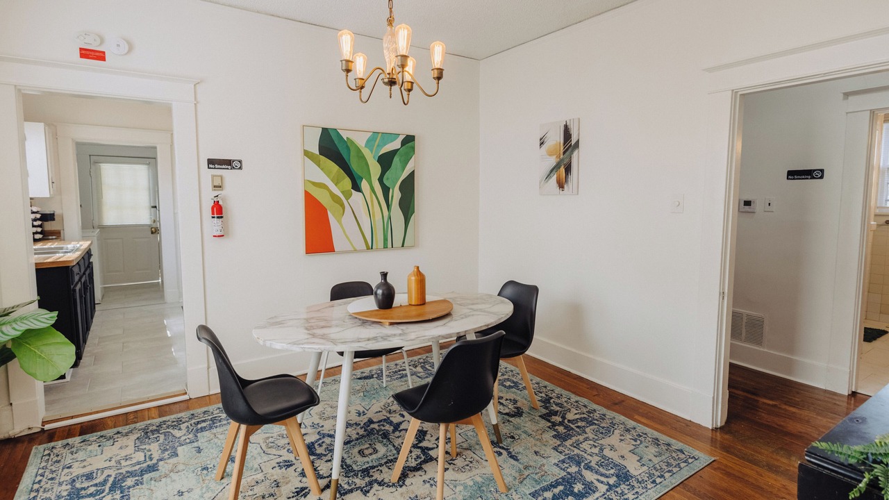Photo of Livingroom in Crosstown