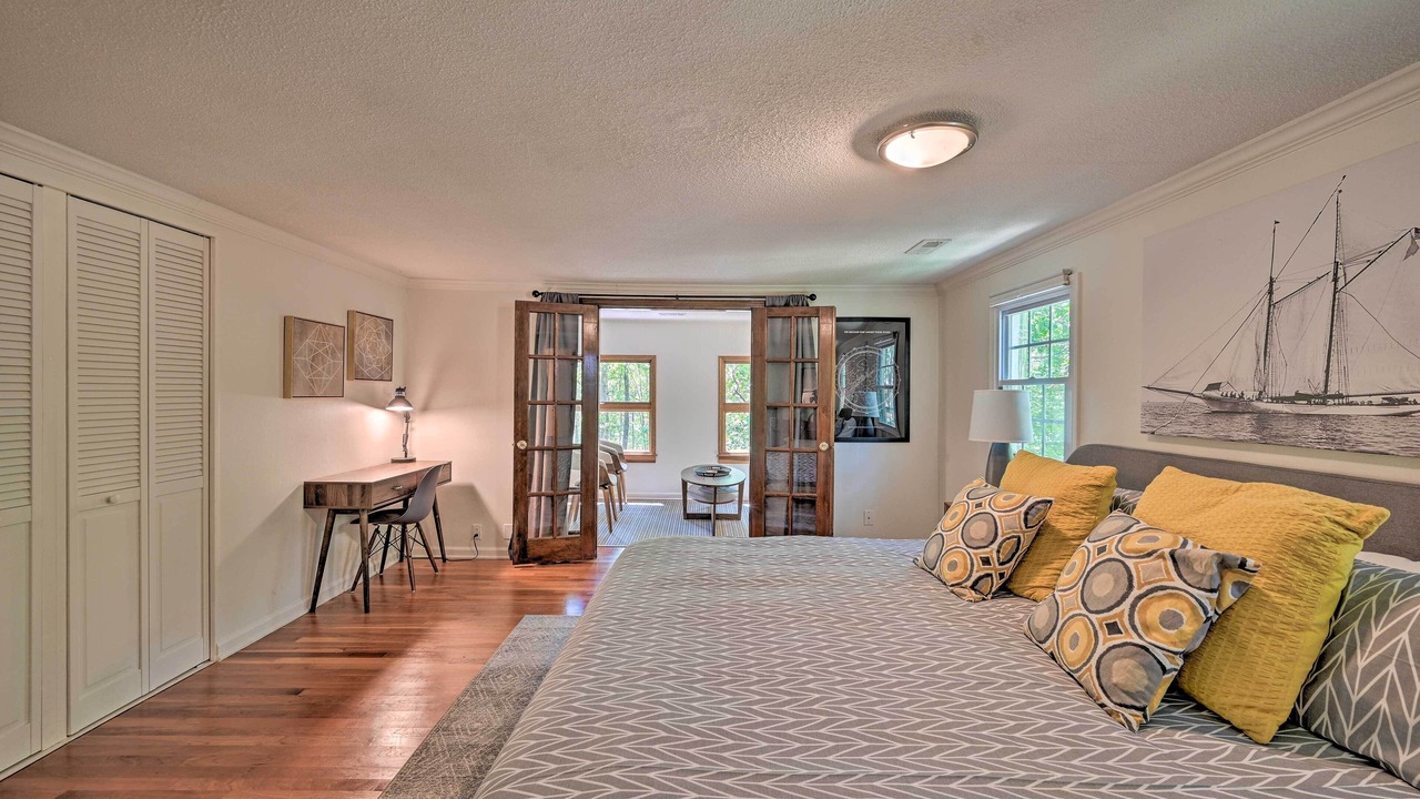 Photo of Bedroom in Townville
