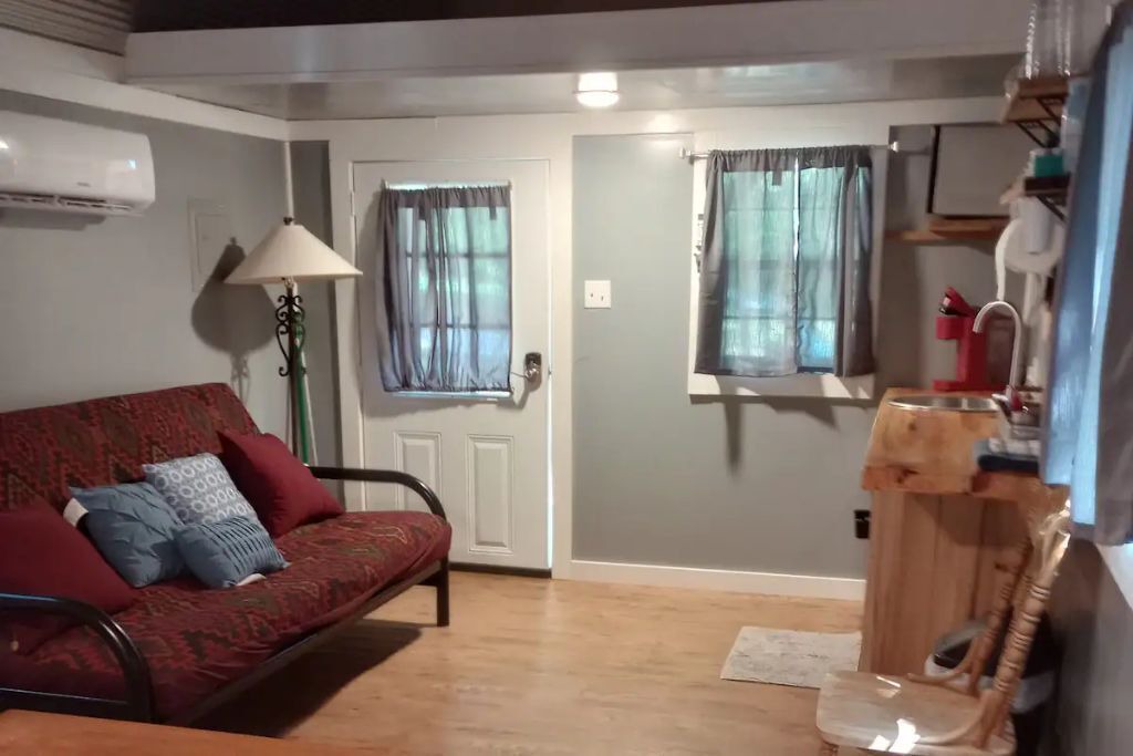 Photo of Livingroom in Mammoth Spring