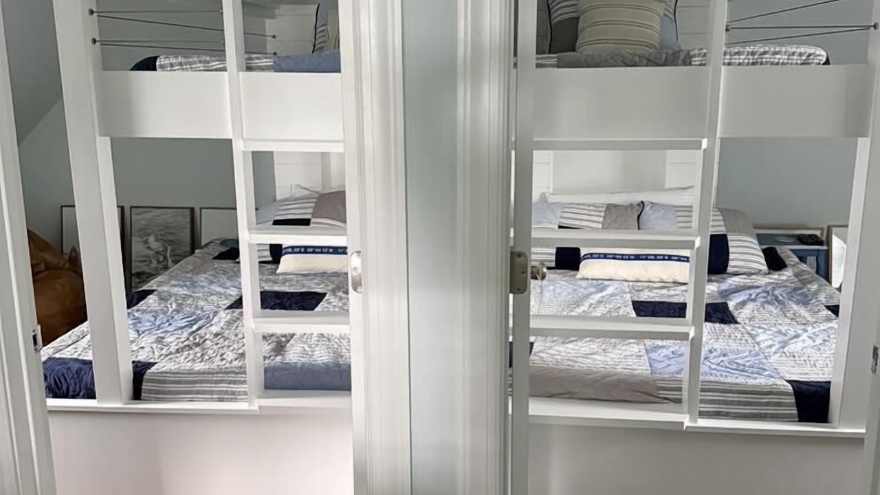 Photo of Bedroom in Admiral Estates