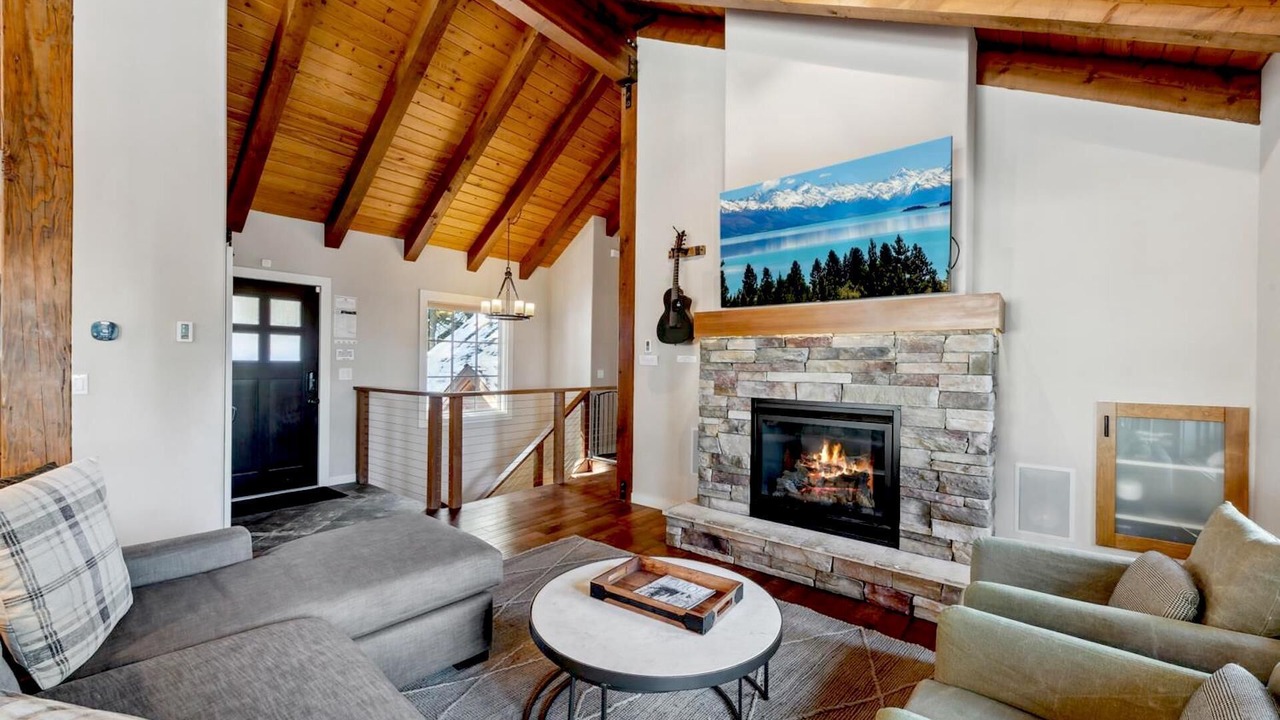 Photo of Livingroom in Kingswood Estates
