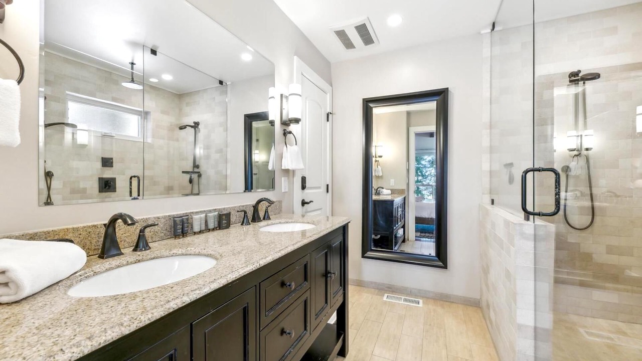 Photo of Bathroom in Kingswood Estates