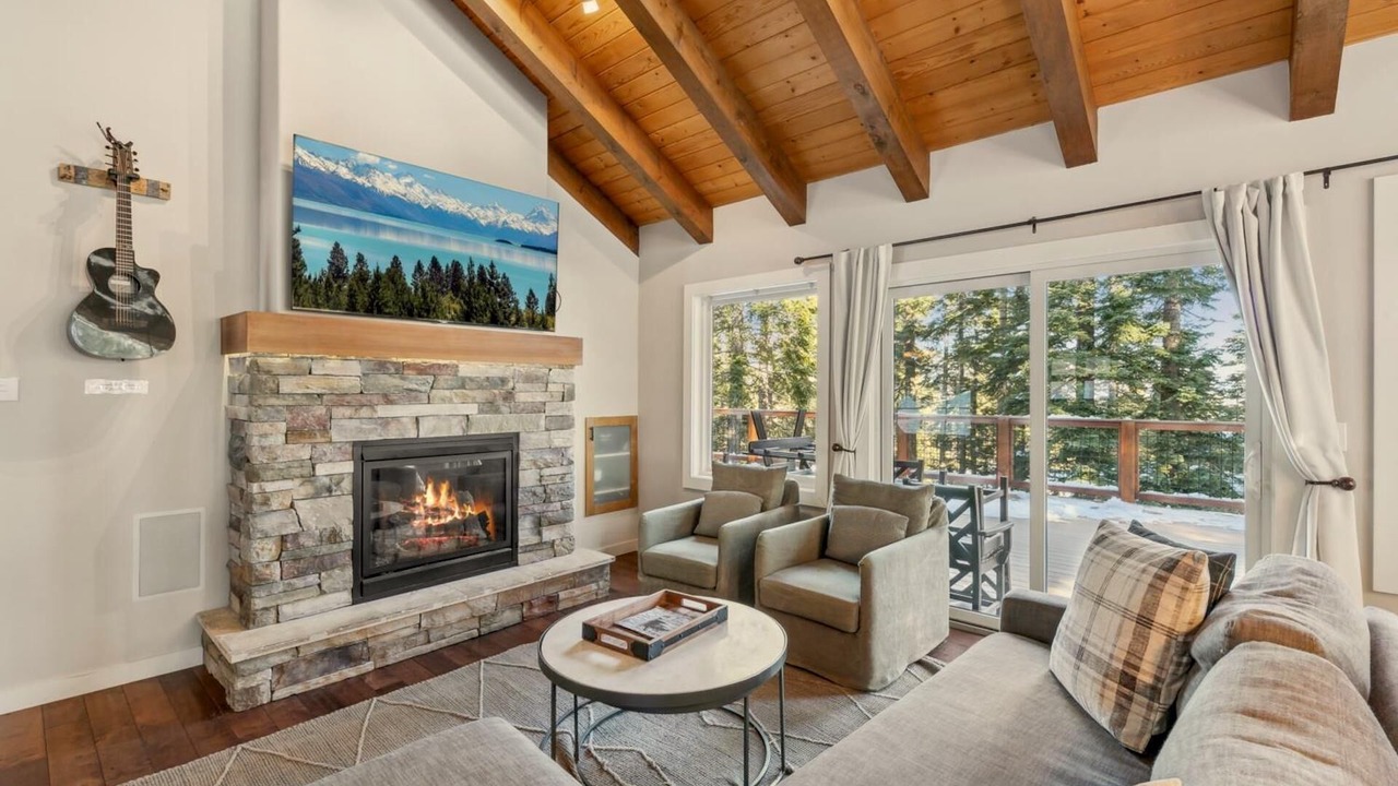 Photo of Livingroom in Kingswood Estates