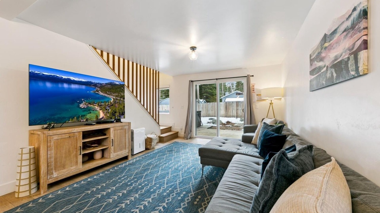 Photo of Livingroom in North Upper Truckee