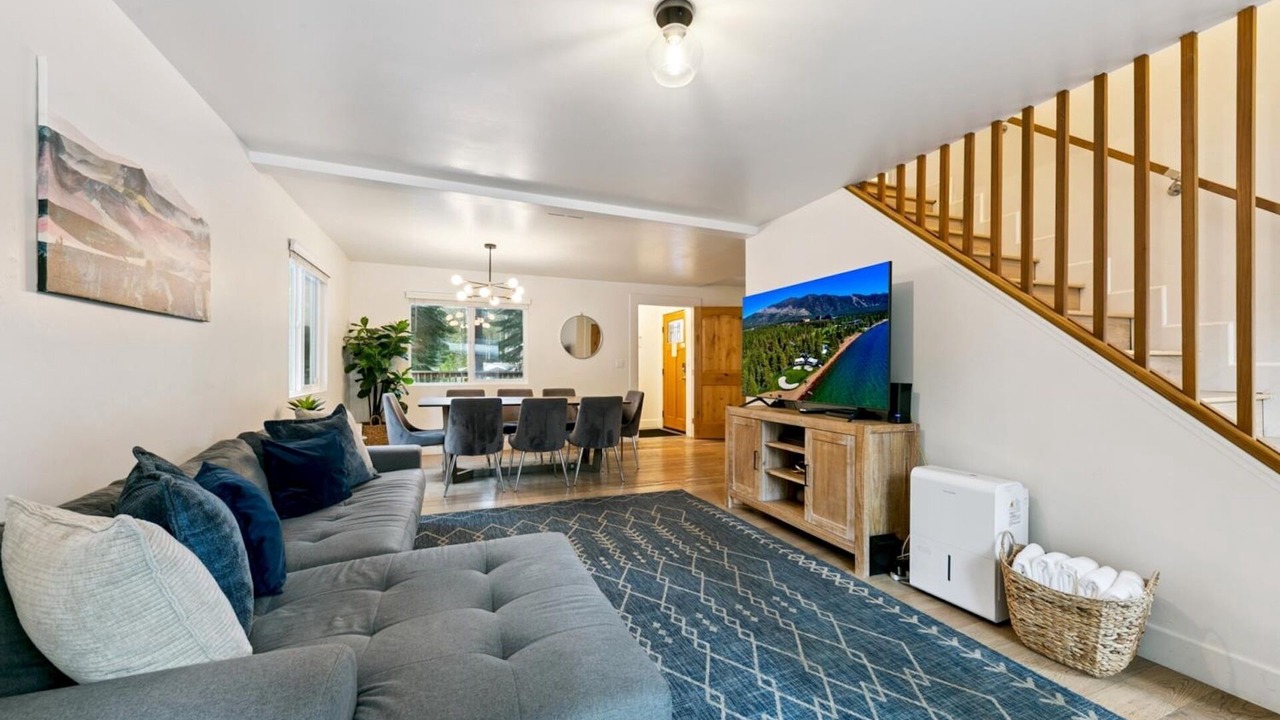 Photo of Livingroom in North Upper Truckee