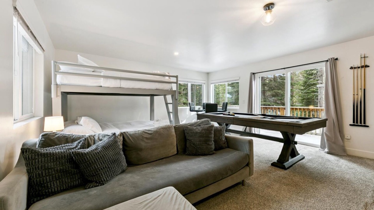 Photo of Bedroom in North Upper Truckee