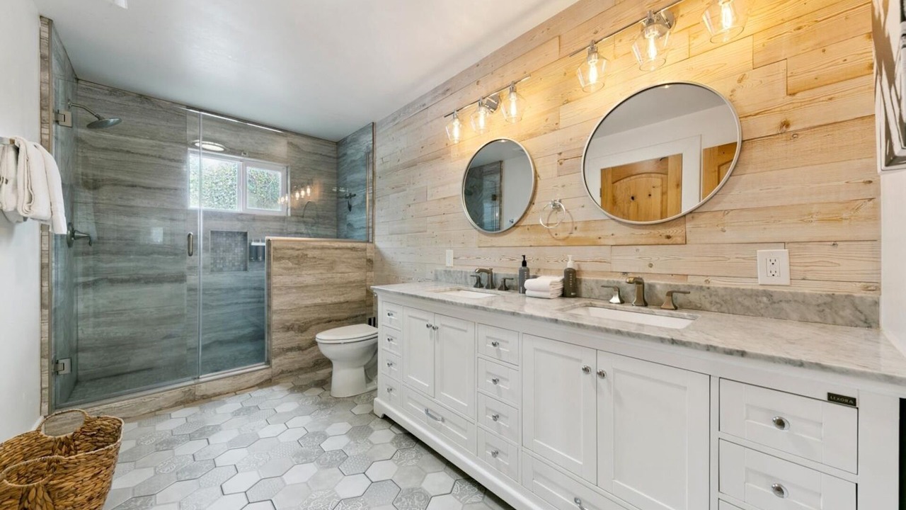 Photo of Bathroom in North Upper Truckee