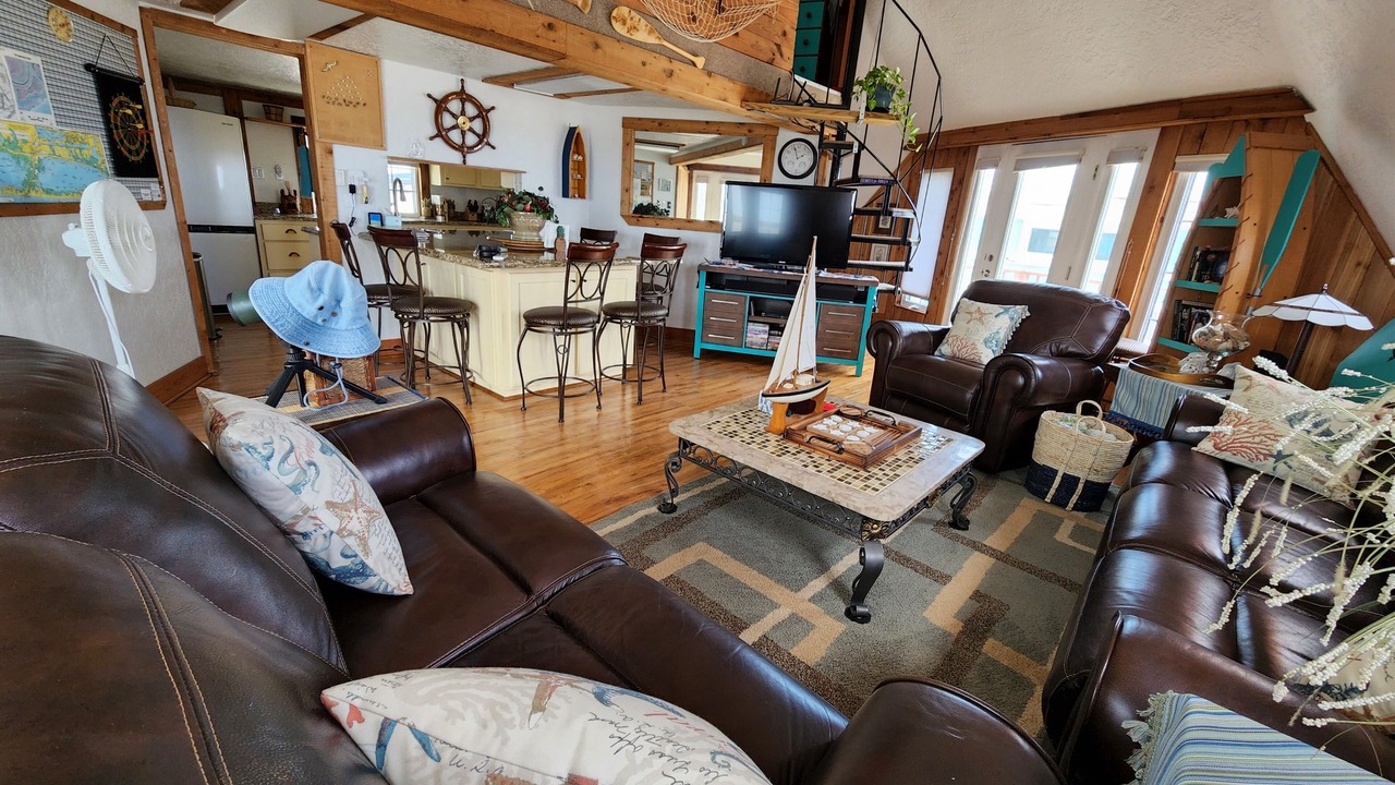 Photo of Livingroom in Cedar Lane